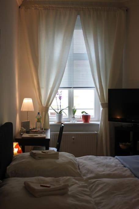 Apartment - Berlin City Studio Bagian luar foto